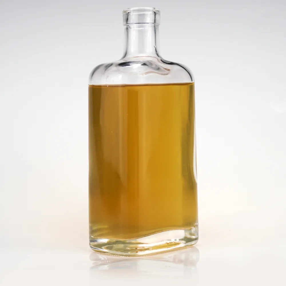 Botella de licor de whisky de vidrio con logotipo personalizado Botella de licor y bebida alcohólica de lujo de 700ml