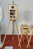 Support pliable triangulaire portable en bois de style rétro pour iPad et appareil photo, Wi-Fi intégré, garantie de 2 ans, capacité de 15 personnes