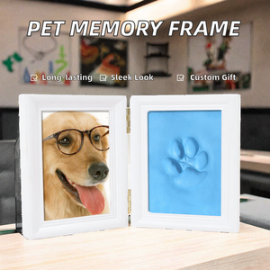 Cadre photo personnalisé en bois pour animaux de compagnie, impression numérique, empreinte de patte en relief, kit de souvenir - Conception à charnières durable - Product Image 2