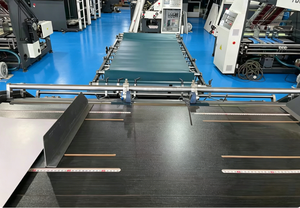 เครื่องเชื่อมสายไฟกึ่งอัตโนมัติ รุ่น YB-1300B - Product Image 2
