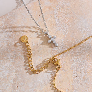 Mchic 4364 Exquisito Collar con Colgante <span class=keywords><strong>de</strong></span> Cruz <span class=keywords><strong>de</strong></span> Circonio y Acero Inoxidable, Chapado en <span class=keywords><strong>Oro</strong></span>, <span class=keywords><strong>Cadena</strong></span> Fina, Resistente al Agua - Product Image 4