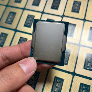 Procesador de Escritorio Core i9-12900KF de 12.ª Generación Alder Lake, 16 Núcleos, 24 Subprocesos, LGA1700, Sin Gráficos Integrados, Nuevo en Caja - Product Image 1