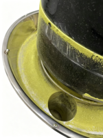 Moulin à thé matcha professionnel, moteur à engrenages, corps en basalte noir, construction en acier inoxydable, conception durable, économie d'énergie pour