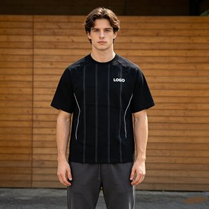 Camisetas de manga corta a rayas para hombre, camiseta de hombre con rayas reflectantes serigrafiadas y pedrería, ropa casual, estilo oversize y holgado para hombre - Product Image 6