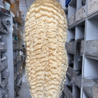 Perruques Courtes Bouclées Brésiliennes Remy 13x6 à Dentelle Frontale, Densité 150%, Prix de Gros Abordable