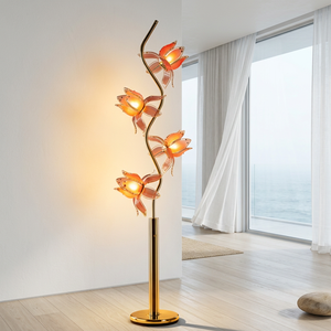 Indispensable pour la liste de mariage : Lampe sur pied en verre rose sophistiquée à motif floral - Product Image 3