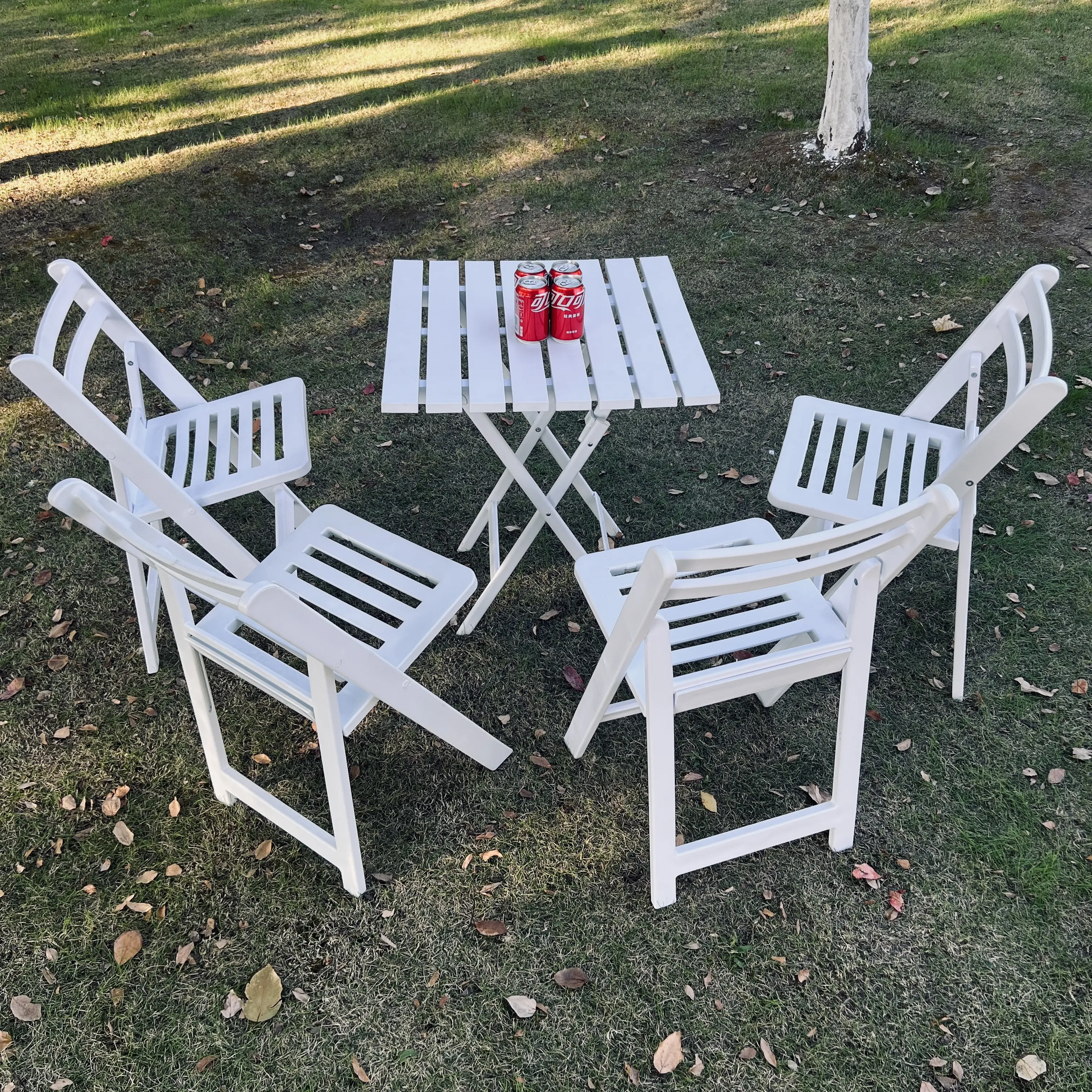 Utilisation en extérieur Chaise pliante Wimbledon en résine blanche pour mariage jardin Chaise pliante en résine peu encombrante pour événements et fêtes