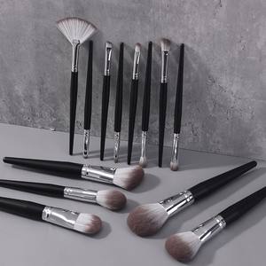 Set de 13 Brochas de Maquillaje Profesionales de Lujo para Mujer, con Pelo Sintético de Alta Calidad, Brocha para Corrector, Brocha para Cejas, Lápiz para Cejas y Máscara de Pestañas - Product Image 1