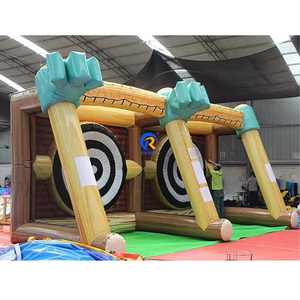Jeu de fléchettes gonflable commercial avec design de cabane en bois et mains vertes animées pour les fêtes foraines et les divertissements en plein air - Product Image 2