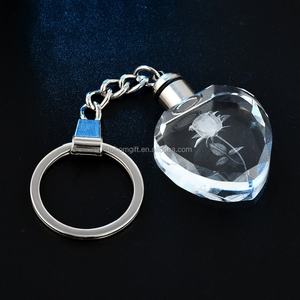 Porte-clés en cristal personnalisé avec gravure laser 3D / Porte-clés en cristal LED - Product Image 5