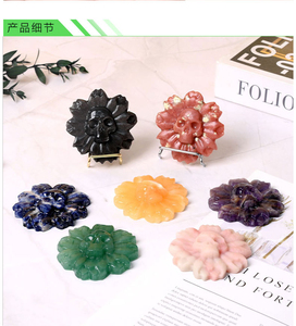 Calaveras de Cristal Natural al por Mayor con Tallado Floral, Calaveras de Cuarzo Talladas a Mano con Flores, Adorno para Decoración del Hogar - Product Image 2