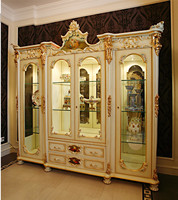 Buffet de style rococo français de luxe avec feuille d'or, ange, table de buffet / Armoire de salle à manger royale classique en bois sculpté et peint à la main