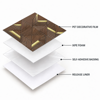 Braungoldene Geometrische Holzmuster Selbstklebende Tapete 2,3mm PET IXPE Schaum für Wohnzimmer TV-Wände