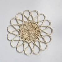 Offre Spéciale en gros tissé rotin chargeur plaque bambou tissage à la main assiettes cultivées napperon chargeur pour mariage et location