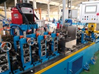Machine de fabrication de tuyaux en acier sur mesure, moulin à tubes de haute précision, ligne de formage de tubes pour fluides sanitaires
