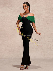 Abito da Sera Lungo Elegante Verde con Spalla Scoperta e Fascia Nera con Catena di Diamanti per Donna - Product Image 4