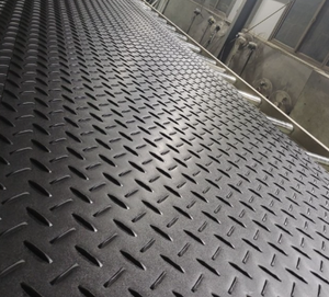 Vente en gros de dalles de pavage en plastique HDPE Construction temporaire Tapis de route pour piste Protection du sol Traitement de coupe - Product Image 4