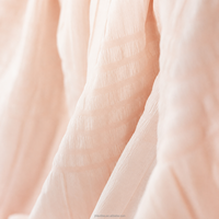 Couverture rose fraîche pour les nuits d'été, en polaire douce avec technologie de refroidissement, tissu respirant et confortable toute la nuit