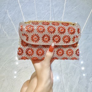Elegante <span class=keywords><strong>Pochette</strong></span> <span class=keywords><strong>da</strong></span> <span class=keywords><strong>Sera</strong></span> <span class=keywords><strong>Argento</strong></span> con Strass Floreali; Borsa a Tracolla con Patta e Catena Rimovibile - Product Image 3