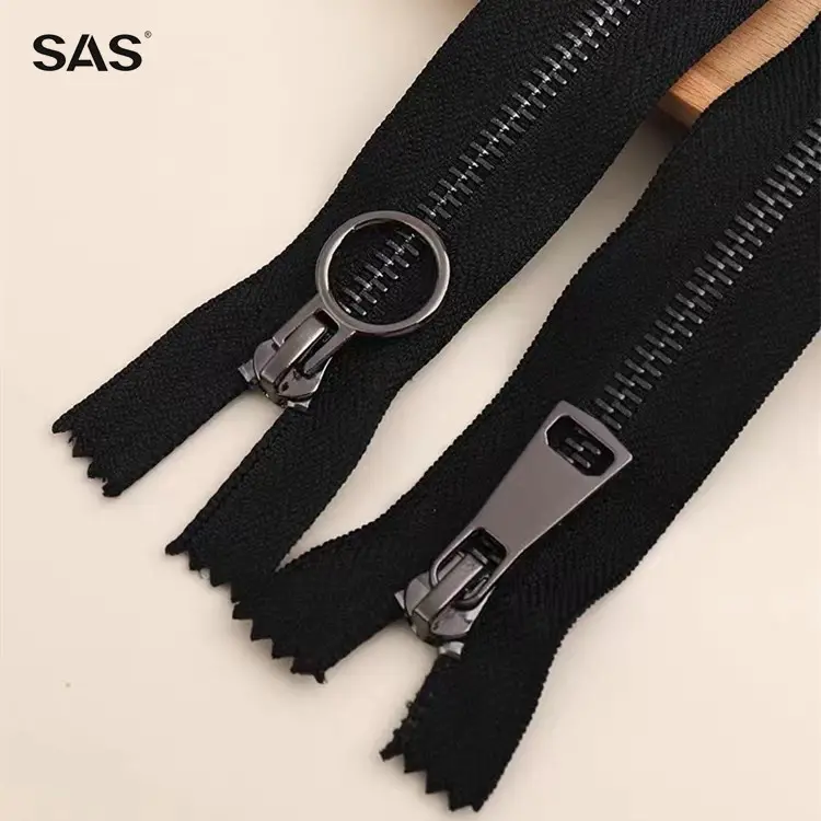 SAS 고품질 재킷 지퍼 맞춤형 로고 크기 블랙 컬러 오픈 엔드 클로즈 엔드 의류 용 금속 지퍼