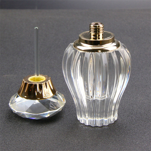 Verrerie de luxe de soins personnels avec couvercle, Design de beauté personnalisé en usine, Mini bouteilles de parfum transparentes faites à la main - Product Image 5