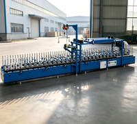 Machine industrielle automatique d'enroulement de profilés PVC, type à colle froide et raclage, pour l'équipement de revêtement de surface des cadres de portes en bois