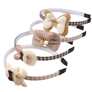 Super Linda Banda para el Cabello MUJU C024 de Felpa con Diseño de Dibujos Animados, Antideslizante, para Niñas, Estilo Dulce, para el Regreso a Clases, Otoño-Invierno, 38cm - Product Image 1