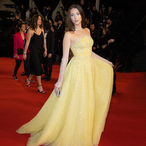 فستان حفلة موسيقية مسائية أصفر مطرز بالترتر فريد من Jancember LSZ313 مع قفازات - Product Image 1