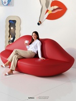 Canapé en bois rouge à lèvres, style influenceur, design italien, avec housse amovible et lavable, idéal pour salons, salons de beauté et magasins de vêtements