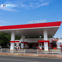 Auvent de station-service personnalisé avec structure en acier, toiture en acier inoxydable, panneaux d'affichage des prix du carburant, conception modulaire