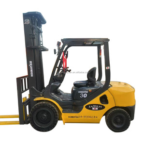 Chariot élévateur Komatsu d'occasion, 3 tonnes, hauteur <span class=keywords><strong>de</strong></span> levage <span class=keywords><strong>de</strong></span> 4,5 mètres, fabriqué au Japon, moteur <span class=keywords><strong>de</strong></span> haute <span class=keywords><strong>qualité</strong></span>, excellent <span class=keywords><strong>rapport</strong></span> <span class=keywords><strong>qualité</strong></span>-<span class=keywords><strong>prix</strong></span>. - Product Image 3
