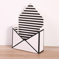 Boîte en papier en forme d'enveloppe boîte cadeau de fleur imprimée pour paquet Floral