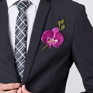 Pétalos de Orquídea Artificiales Premium, Juego de 50 Piezas de Pétalos de Flores de Seda Ultra Realistas en Color Morado con Amarillo para Decoración Elegante de Eventos - Product Image 2