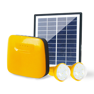 Système d'éclairage solaire domestique avec batterie LiFePO4 6000 mAh pour usage intérieur et extérieur, 2 ampoules LED, câble de charge USB 5 en 1 pour usage quotidien - Product Image 4