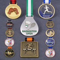 Médaille de marathon ouvrable en alliage de zinc plaqué or, design magnétique, logo personnalisé, pour marathon urbain, cadeaux promotionnels pour salons sportifs