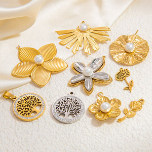 Colgantes y dijes de moda de acero inoxidable 316L chapados en oro PVD de 14K y 18K personalizados para hacer joyas, dijes de flores para pulseras. - Product Image 2