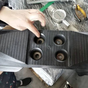 Almohadilla de revestimiento para excavadora - Product Image 1