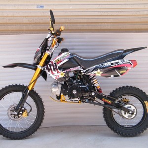 รถมอเตอร์ไซค์วิบาก Kawasaki 125 ซีซี ขนาด 17x14 นิ้ว สำหรับการขับขี่แบบดูอัลสปอร์ตและการขับขี่บนทางวิบาก - Product Image 1