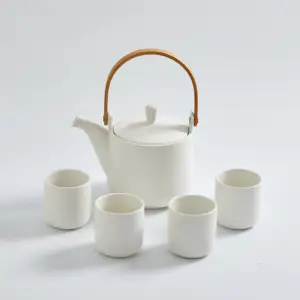 Gaya Nordic kustom hotel porselen minum putih peralatan minum teh sore cangkir teh dan pot keramik set teh