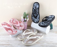 Novedad: Sandalias de verano y primavera para mujer Mei Li Shu, con punta abierta, suela gruesa ligera, patrones personalizados de EVA, ideales para días lluviosos.