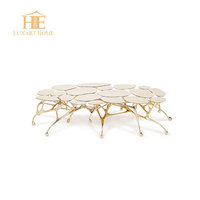 Table basse convertible unique pour salon et chambre, table d'appoint au design moderne en métal laiton