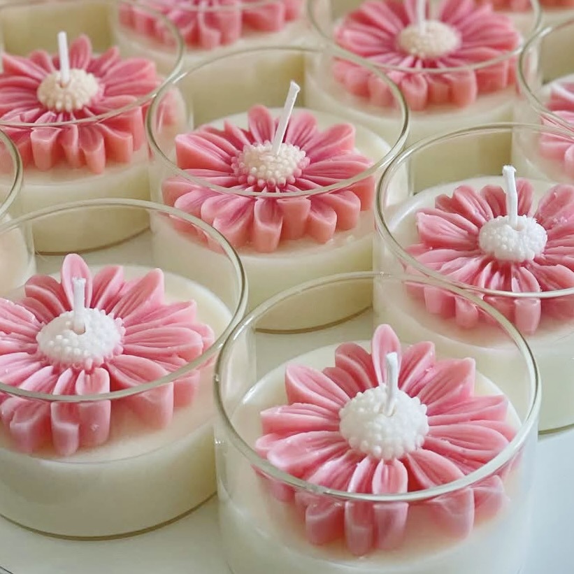 Chamomile Pink flower fragrance candle (Fragrance: Peach oolong)