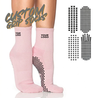 Chaussettes de Pilates personnalisées OEM en coton à rayures antidérapantes pour le yoga et la danse, brodées pour femmes avec logo, chaussettes personnalisées à marque privée