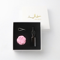 Diffuseur d'huiles essentielles en céramique parfumée pour voiture, logo personnalisé OEM, clip de ventilation de voiture, fleur en porcelaine faite à la main, parfum d'intérieur
