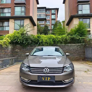 Bora Comfort Edition 2013, <span class=keywords><strong>berlina</strong></span> a benzina con motore 1.8L, cambio automatico, guida a sinistra, pneumatici R15, sedili in tessuto, interni in pelle, trazione anteriore. - Product Image 1