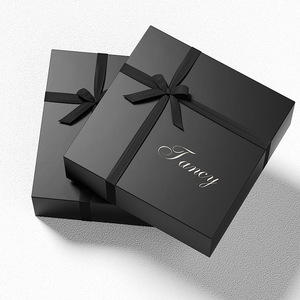 Boîtes cadeaux de luxe personnalisées avec estampage sur papier artistique, matériaux recyclés, doublure en éponge/satin - Boîte rigide pour parfum - Product Image 3