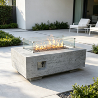 Brasero extérieur contemporain en béton, portable et élégant pour les rassemblements en jardin