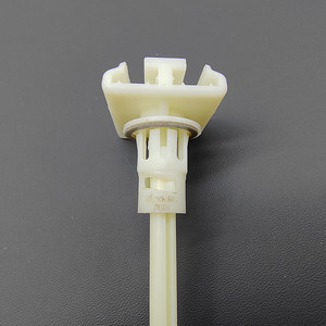 Clip de montaje de luz trasera Tiguan 5N0945167A de plástico para reparación y reemplazo - Product Image 4