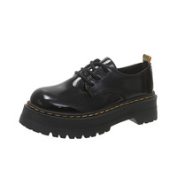 Chaussures Oxford à plateforme pour femmes 2026, style punk Martin, avec coutures jaunes, à lacets, semelle épaisse antidérapante, mocassins habillés. Support OEM ODM.