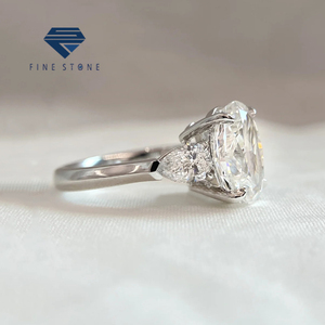 Anillo de tres piedras de corte ovalado con certificado IGI Diamantes cultivados en laboratorio 14K 18K Anillos de compromiso de oro <span class=keywords><strong>s</strong></span>ólido Laboratorio CVD Joyería de diamantes - Product Image 2